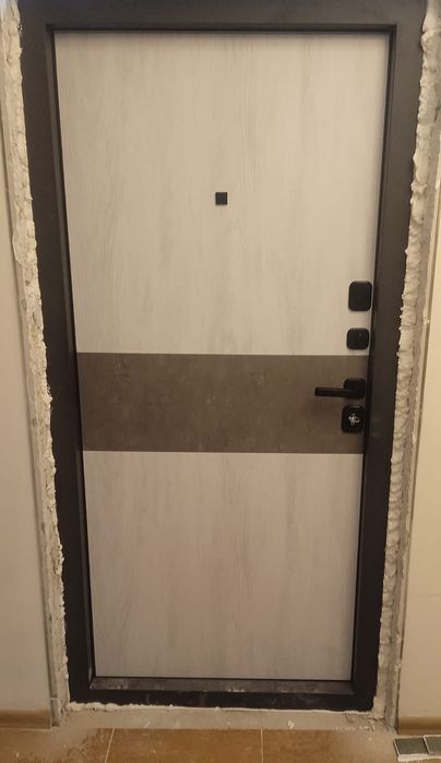 Установка металлических дверей