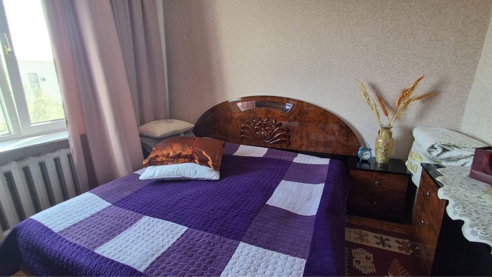 Кровать для спальни