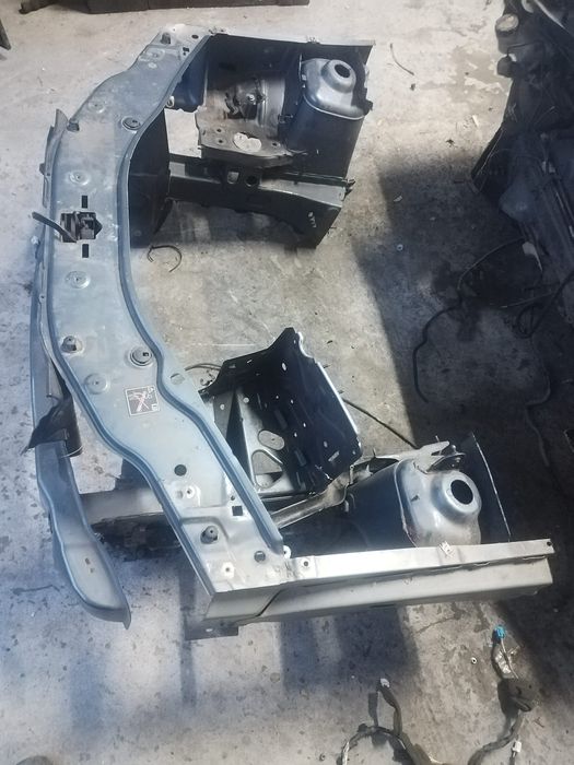 Parte Fata Lonjeroane Trager Armatura Dacia Duster