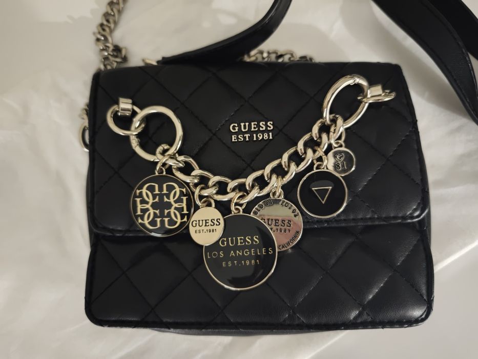 Черна чанта Guess