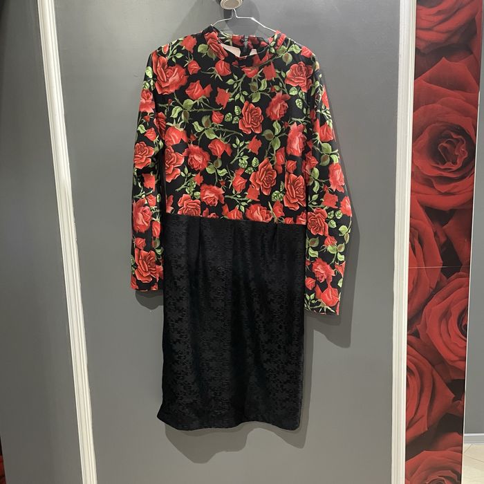 Червена, черна, бяла, синя, бежава, кафява рокля