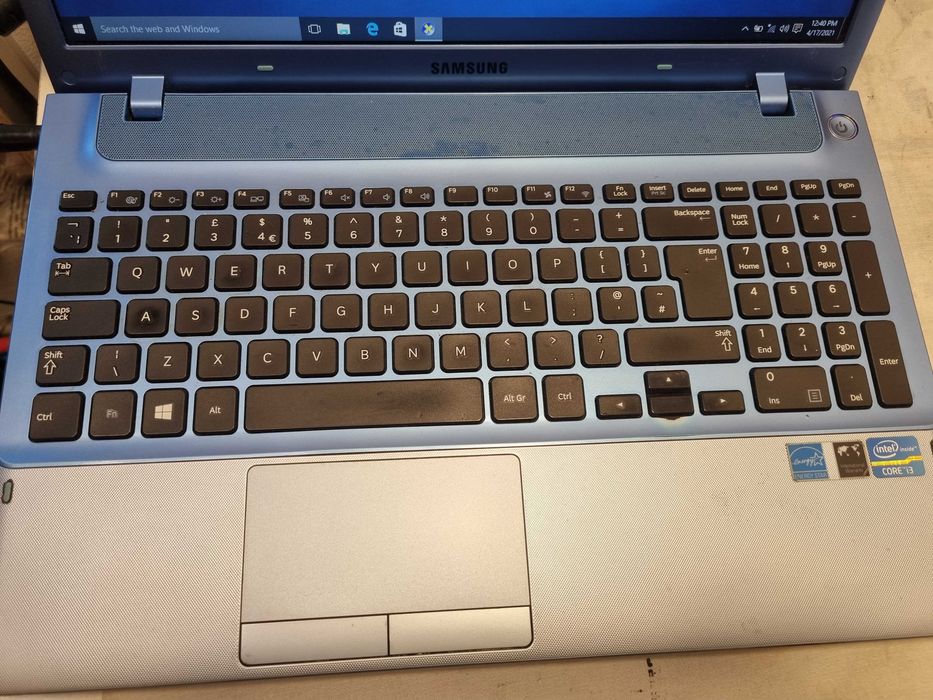 Laptop Samsung 15.6 inch Intel Core i3 6GB RAM 750GB HDD Windows 10 Pro