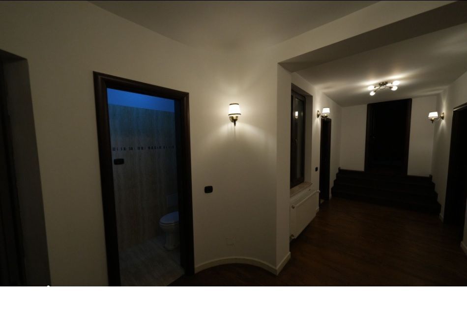 Universitate, vila D+P+E+M,