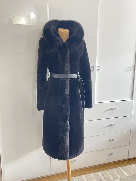 Мутон черный шуба белый