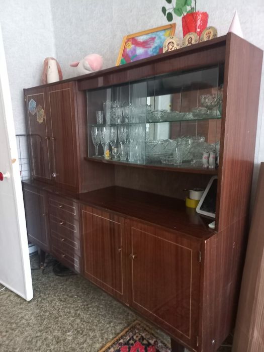 Продам сервант,советский.