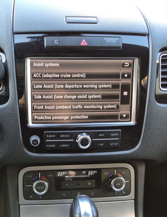 VW TOUAREG R-Line/Carplay/cam360/ACC/Panoramic/Keyless 3.0TDI V6 245cp