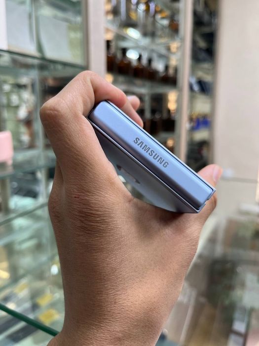 Samsung galaxy z flip 6 5G 12/256gb