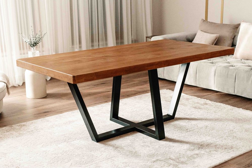 Masă din lemn masiv