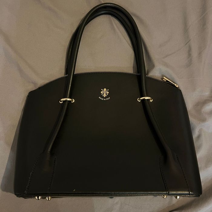 Geanta de mana din piele naturala italiana in stare buna.