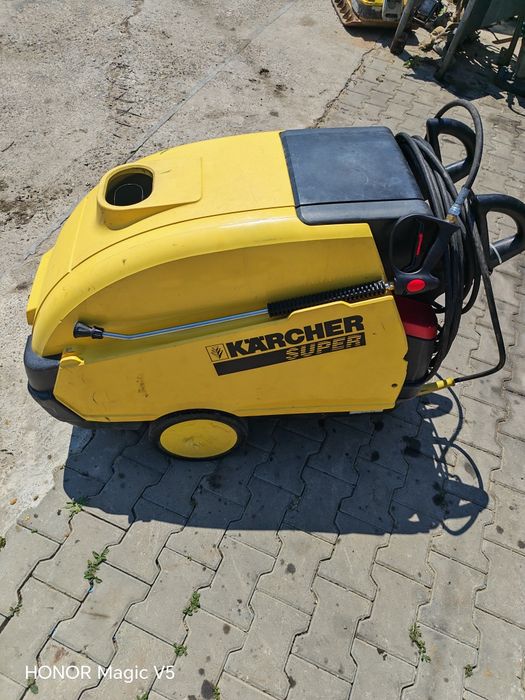 Karcher HDS Super aparat de spălat cu presiune și apă calda