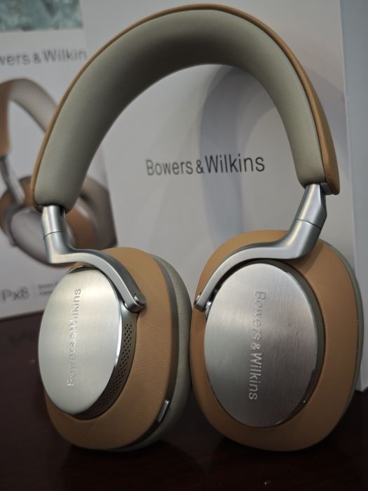 Bowers& Wilkins px8
