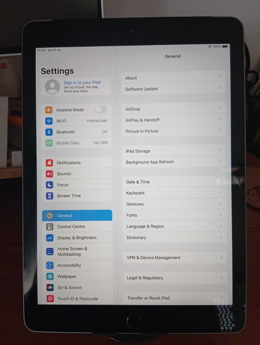 Таблет Apple iPad 5gen 9.7" 32GB