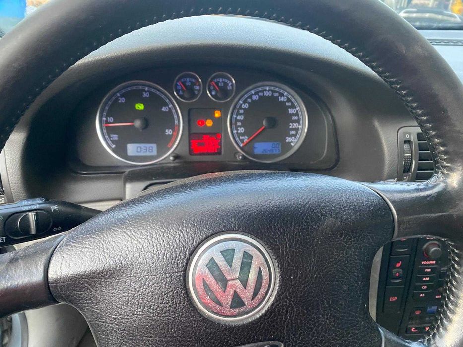 Dezmebrez Passat b5.5 1.9 tdi/bara/far/capota/aripa/oglinda/usa/trager