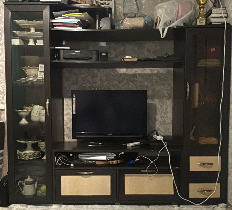Продам шкаф под телевизор