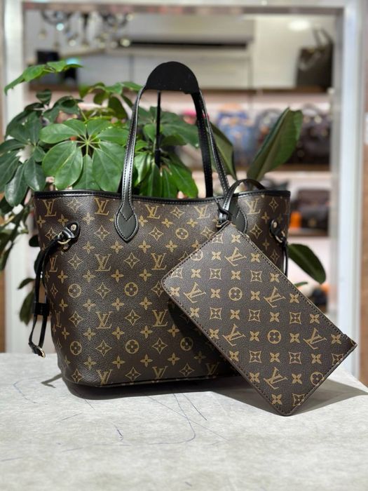 Geanta Louis Vuitton noua !!! Dimensiuni 50/28 !!!
