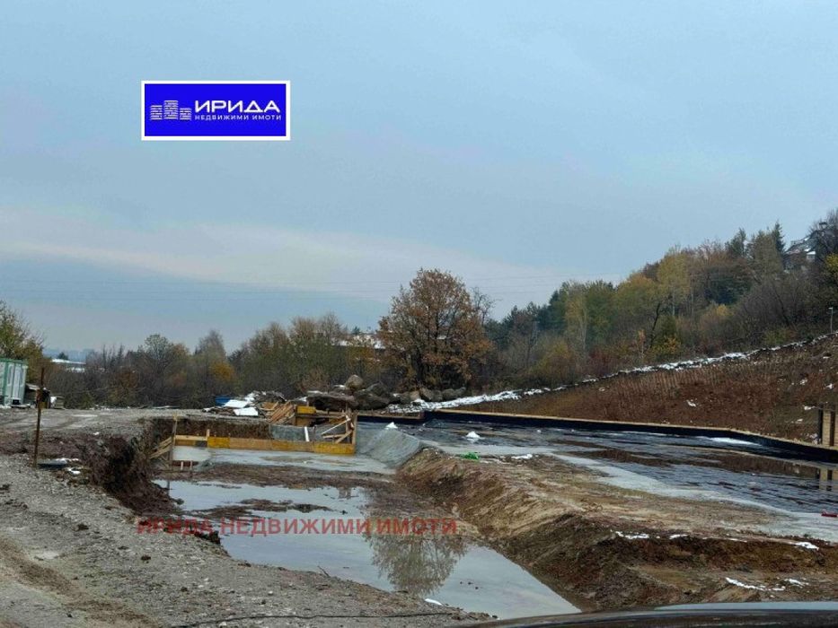 Просторен тристаен апартамент в Бояна в затворен комплекс!