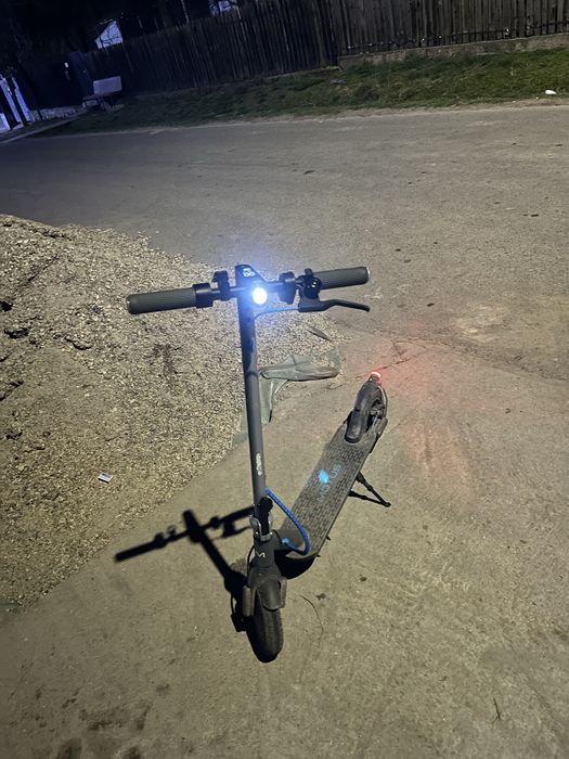 Vand trotinetă electrică aproape noua 9/10