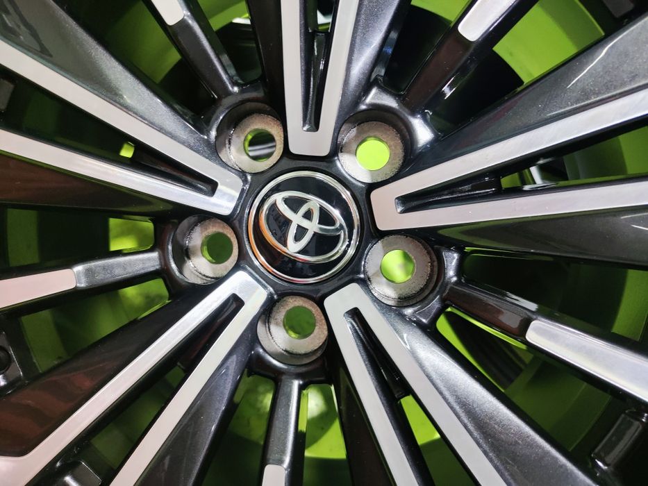 17 5x114.3 Toyota лети джанти 5х114.3 тойота