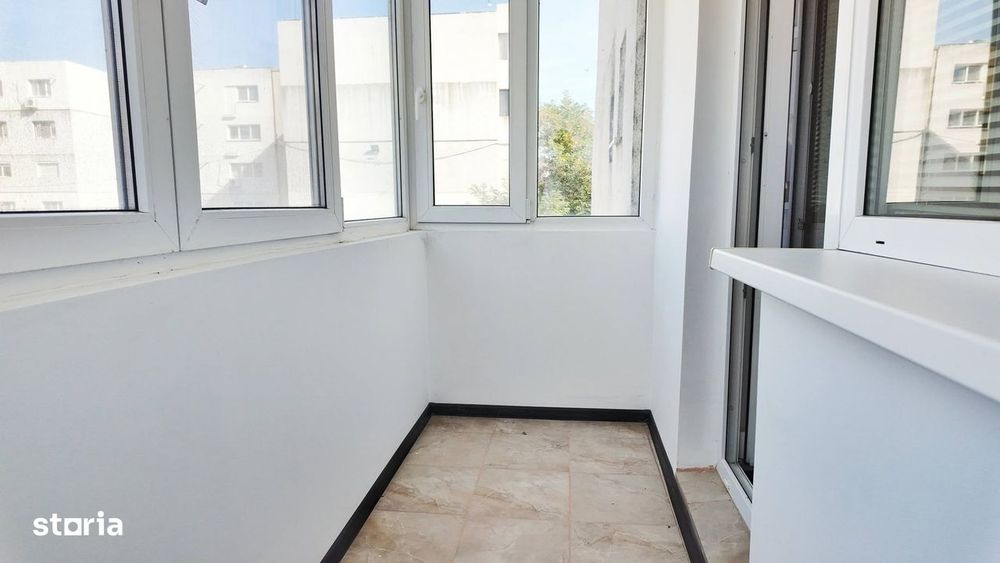 Vindem apartament in Navodari