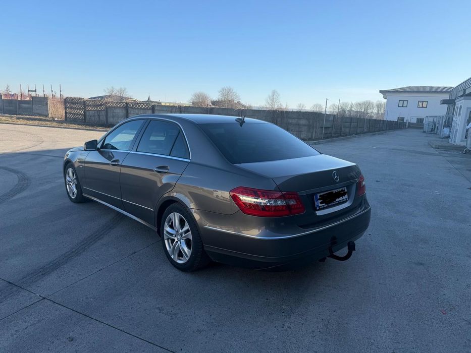 Mercedes-Benz E class 200 an fabricatie 2011