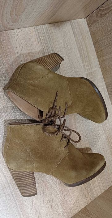 Оригинални дамски боти UGG, размер 37