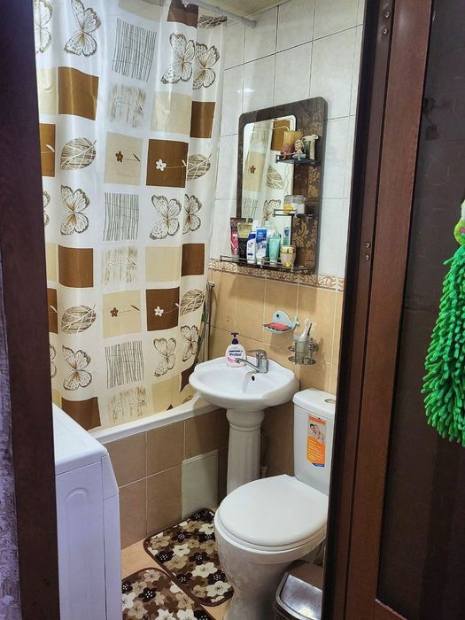 Яккасарой  Касмановитлар метро якинда ижарага квартира бор