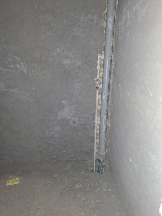 Latico tomondan 2xonalik karobka kvartira sotiladi №62