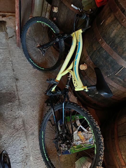 Vând bicicleta roți pe 26