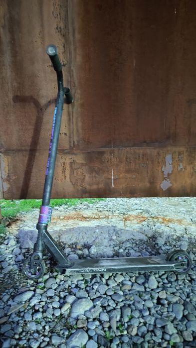 Продам трюковой самокат очень хороший самокат