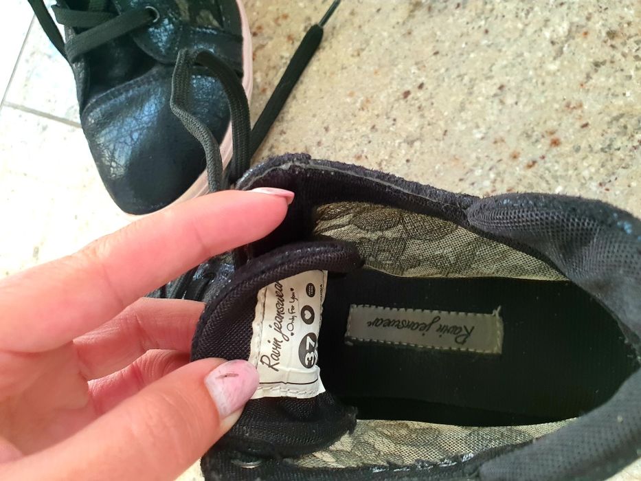 Pantofi sport, Ravin