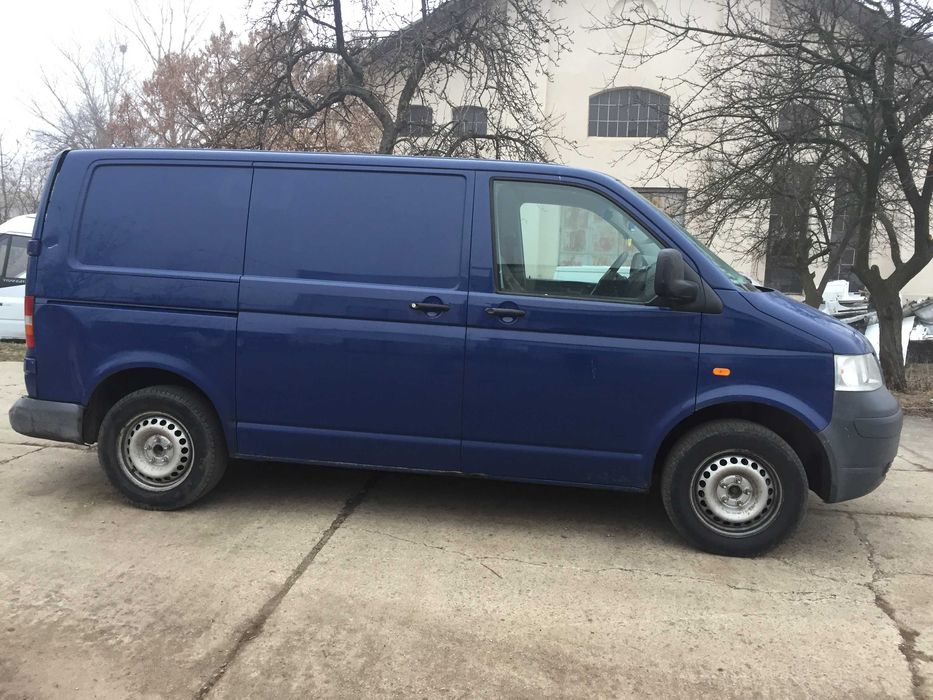 Dezmembrari VW Transporter T5 2.5 TDI AXE AXD