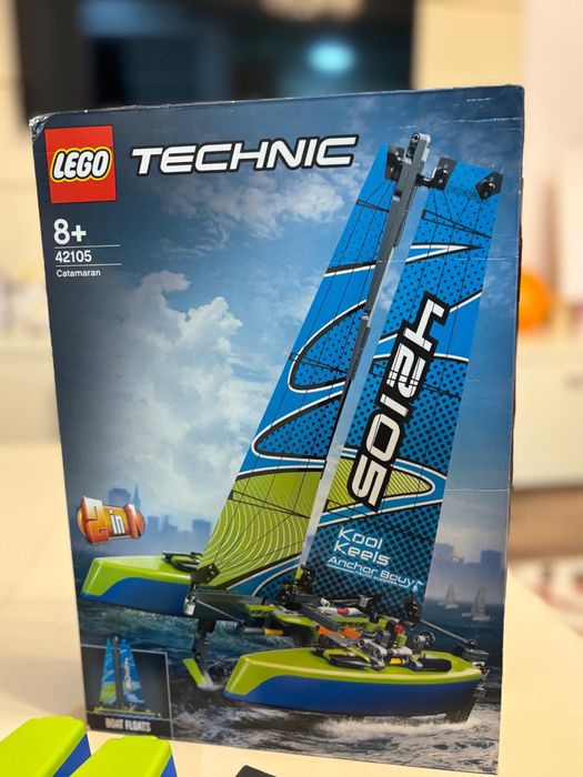 LEGO Technic - Catamaran 42105, 404 piese