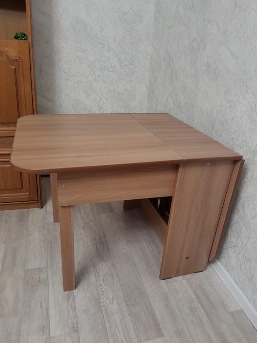 Продам стол в хорошем состоянии