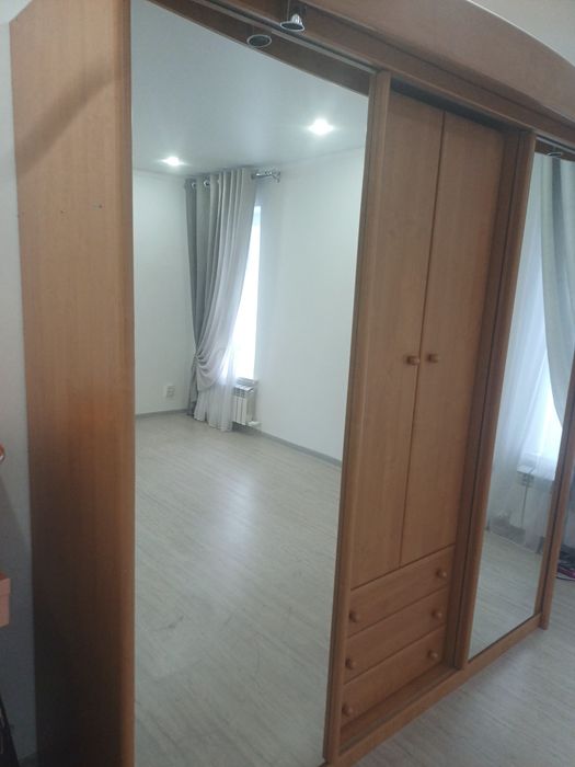 Срочно продам шкаф