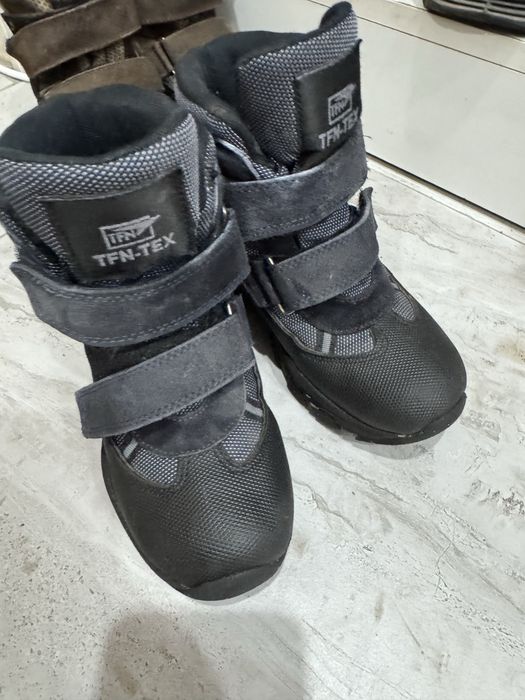 продам зимние детские сапоги