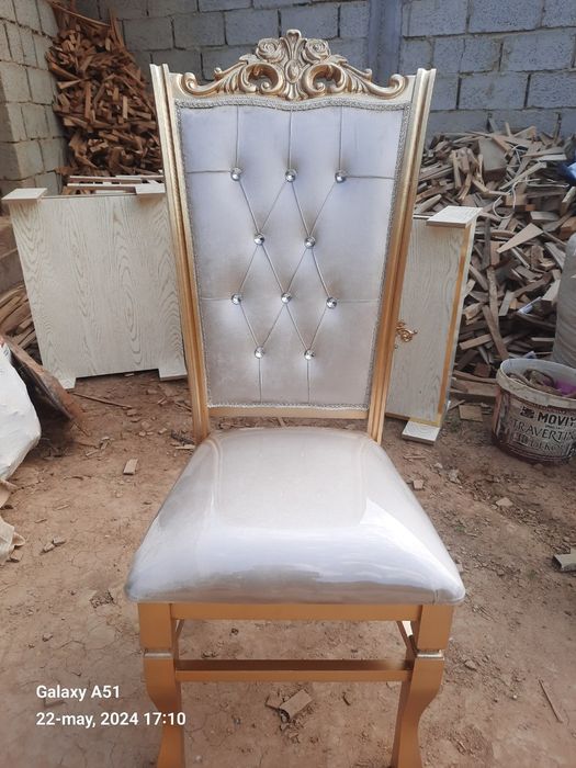 Sifatlik yog'ochlik ustullarimiz bor