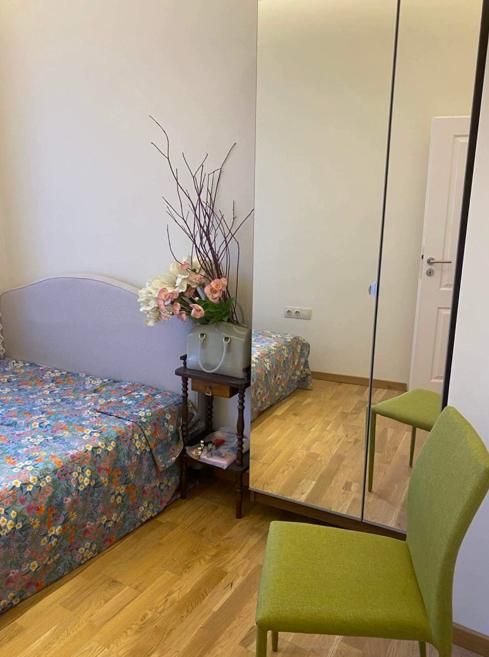 Дава се под наем Тристаен апартамент в София, Център - 55 кв.м за 860 € - Снимка #4