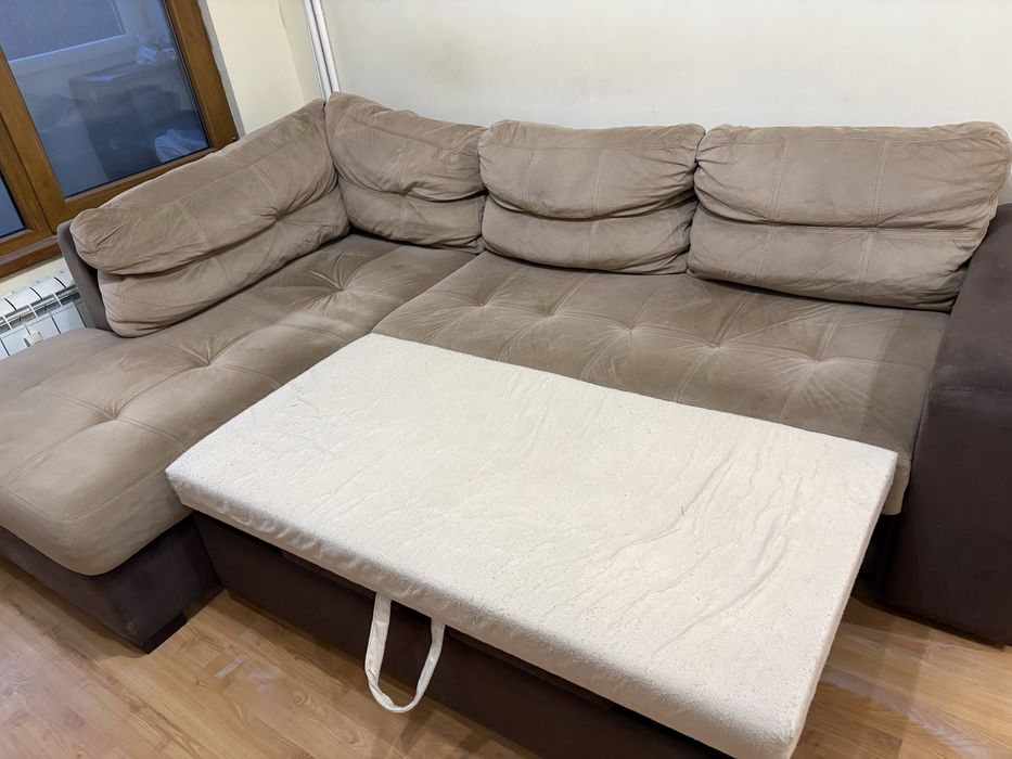 Разтегателен ъглов  диван