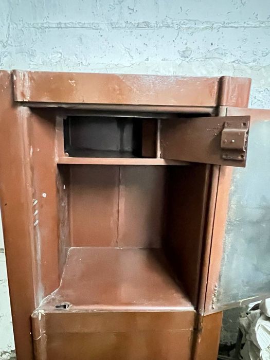 Seyf pul yoki hujjatlar uchun