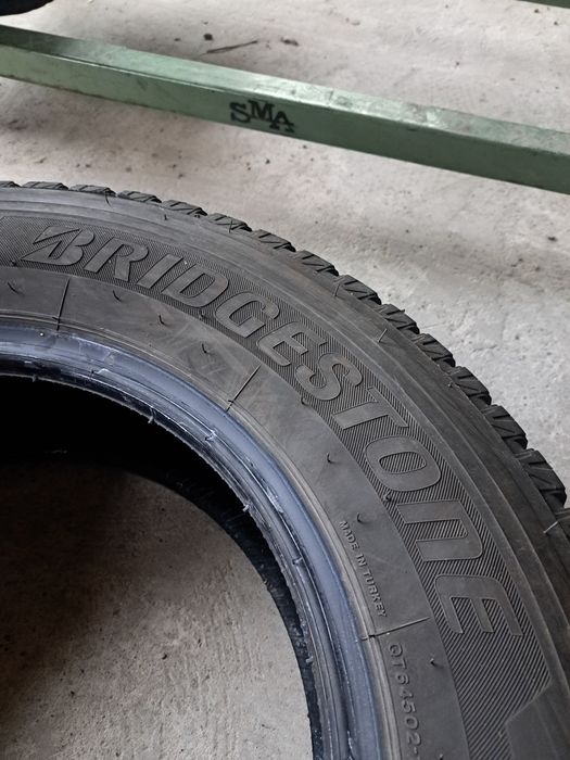 2 anvelope iarnă 225 65 r16C Bridgestone