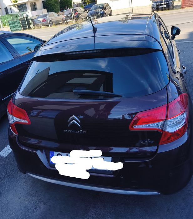 Vând Citroen C4 2011