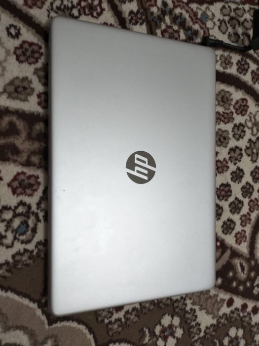 Ноутбук сатылады срочно