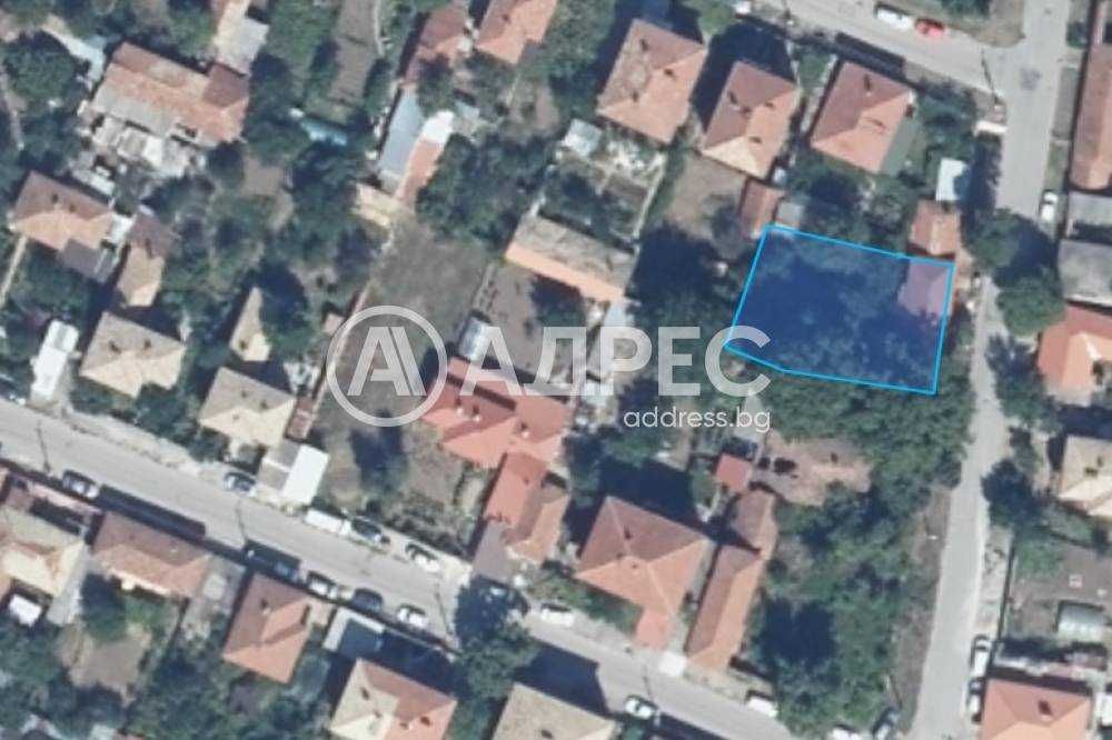 Самостоятелен парцел в регулация в кв. "Добровски"!