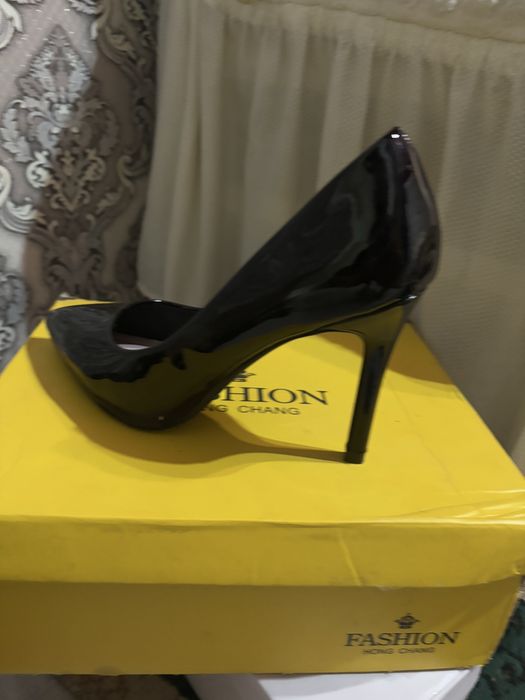 Срочно продам туфли