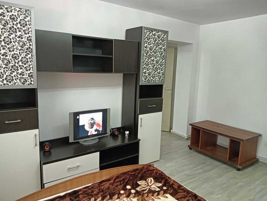 Vand garsoniera zona Obor