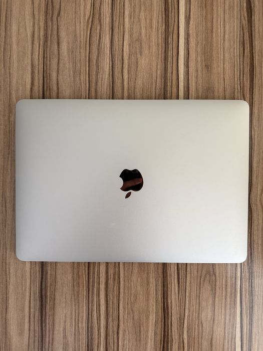 Macbook Air M1 2020 срочно