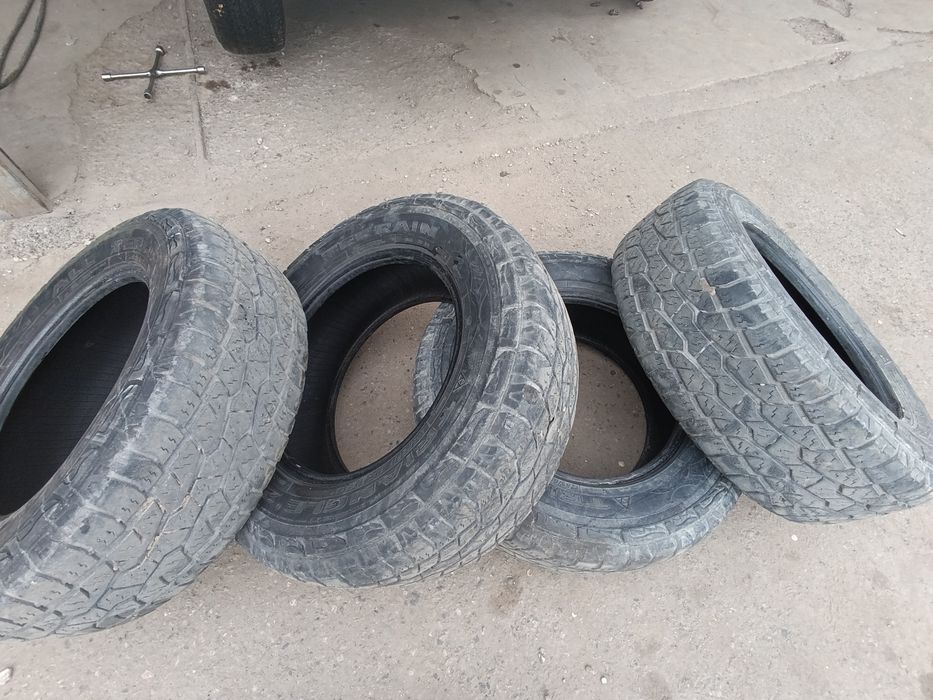 Продам резину 265/65/17
