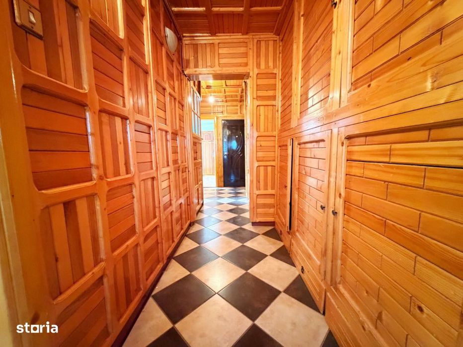 Apartament cu 3 camere decomandat + mansarda