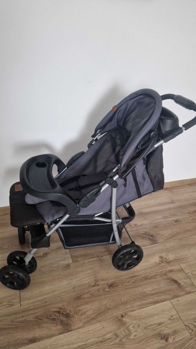 Vând Cărucior sport LIONELO