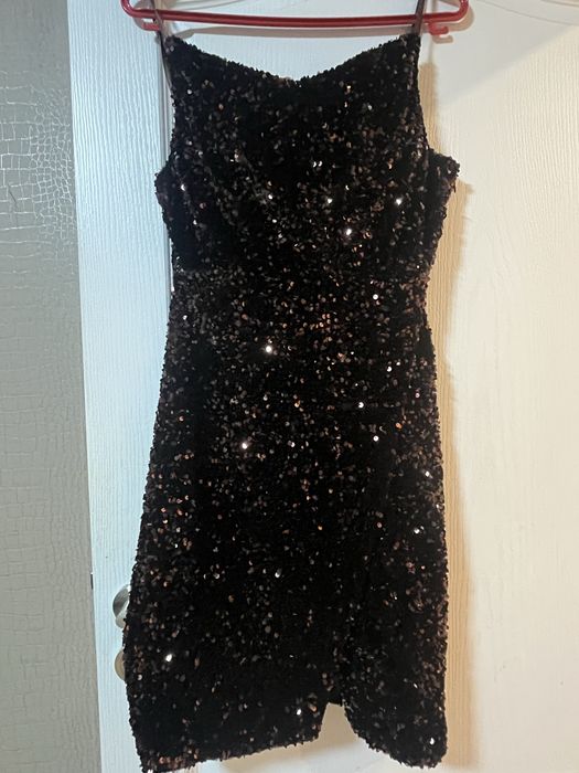 Официална рокля с пайети